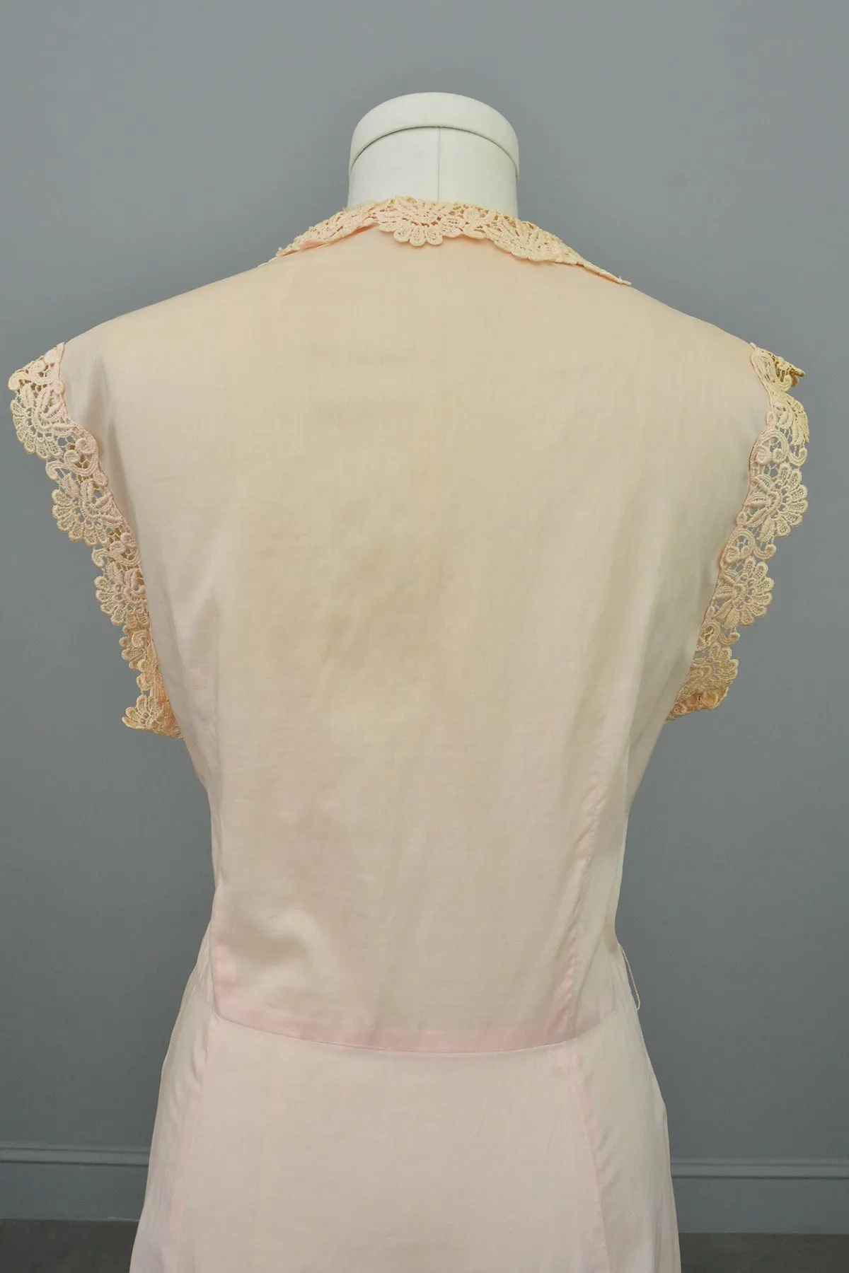 1940s 50s Light Pink Housedress with Crochet detail | 40s Dress | Size L