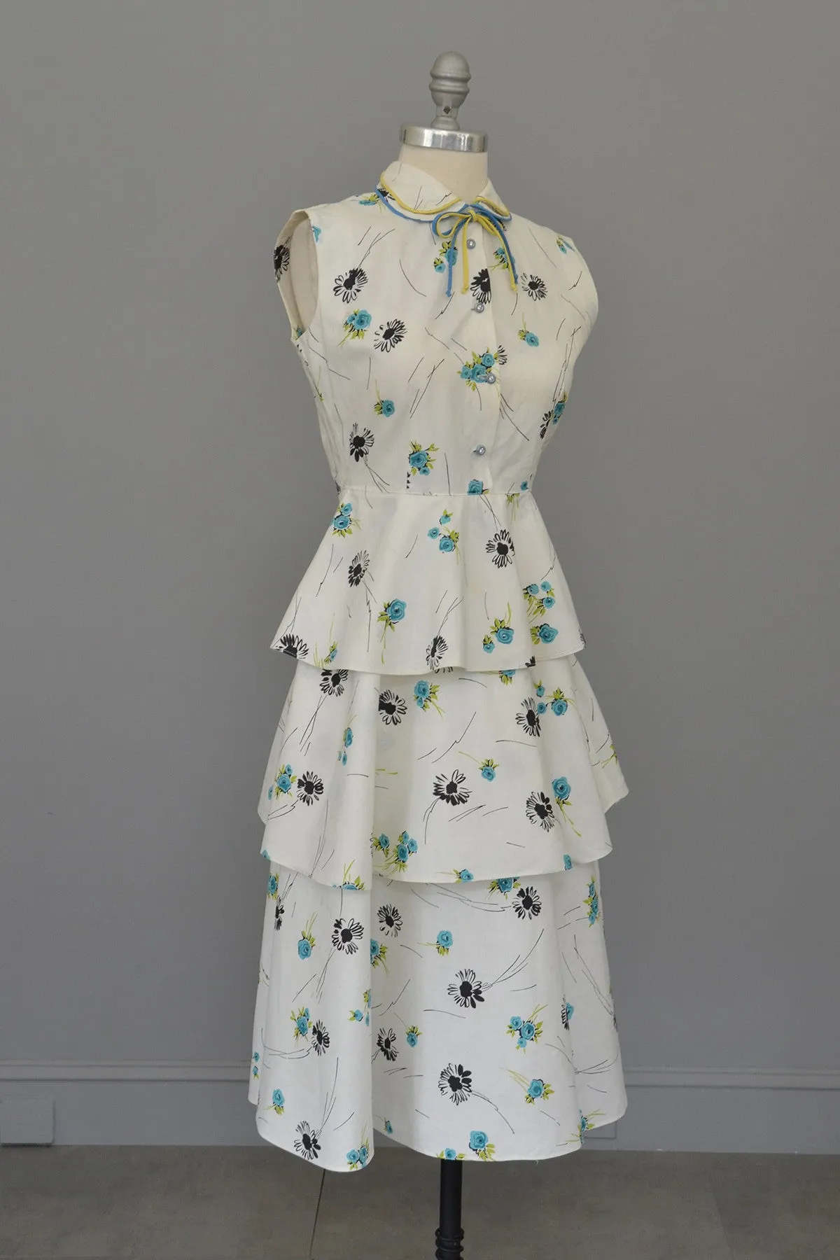 Vintage 40s 50s White Cotton Floral Print Tiered Dress