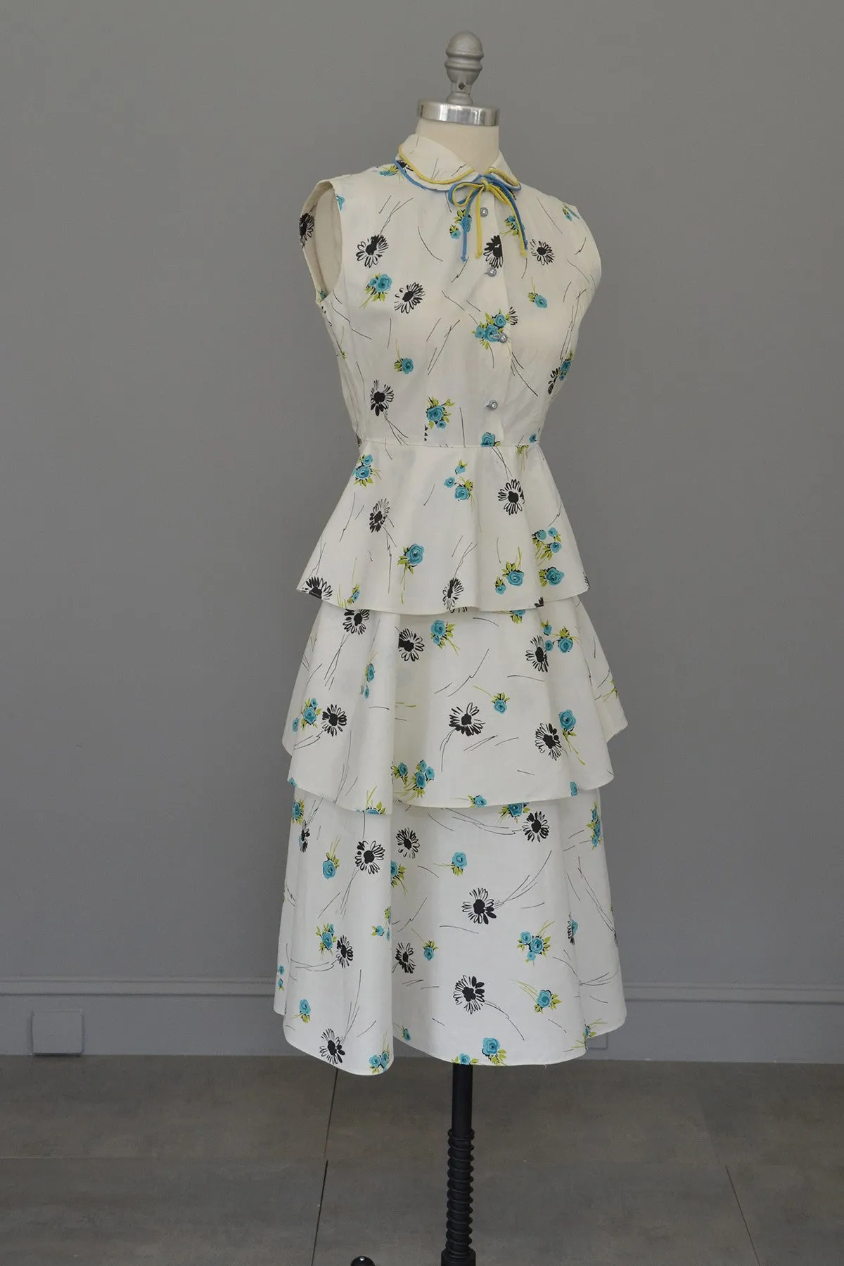 Vintage 40s 50s White Cotton Floral Print Tiered Dress